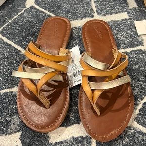 BRAND NEW with tags Universal Thread (Target) sandals